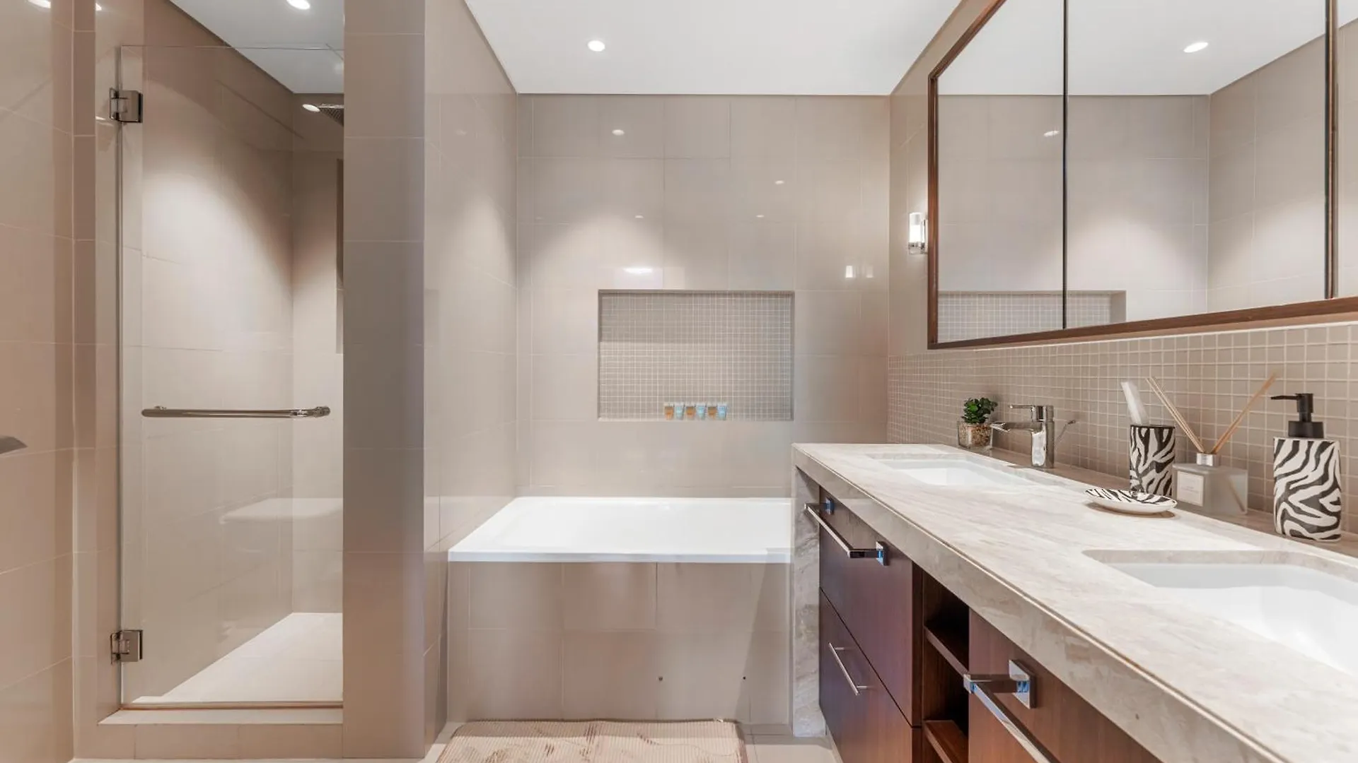 Boulevard Point View Dubai Apartment