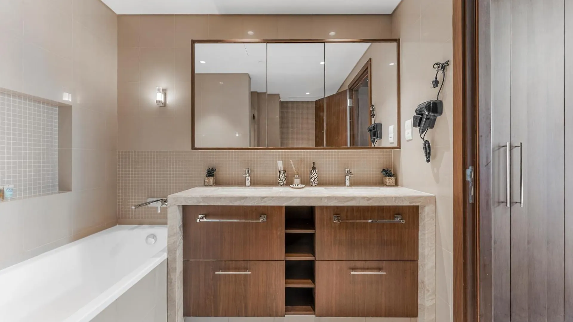 Boulevard Point View Dubai Apartment